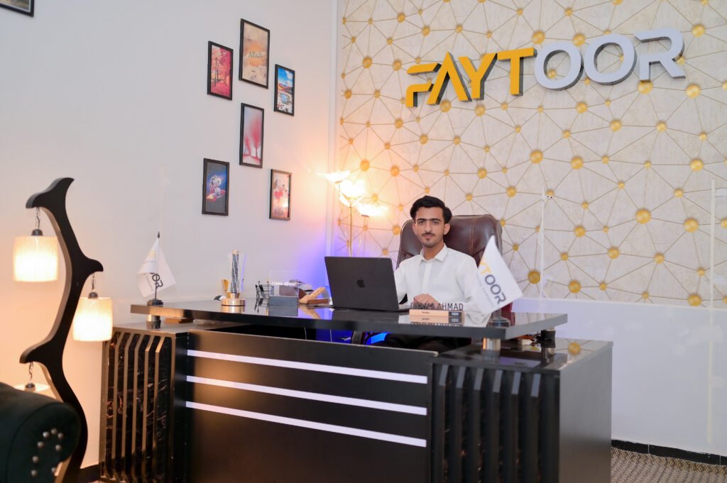 FAYTOOR team moment